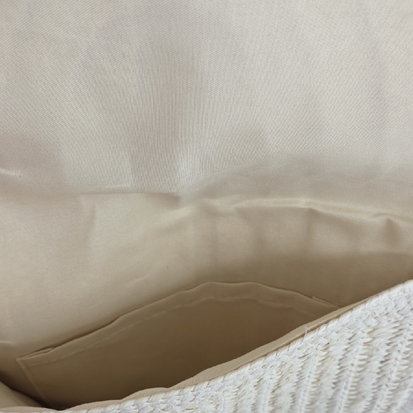 Chic Beige Woven Crossbody Bag - Picture 7 of 8